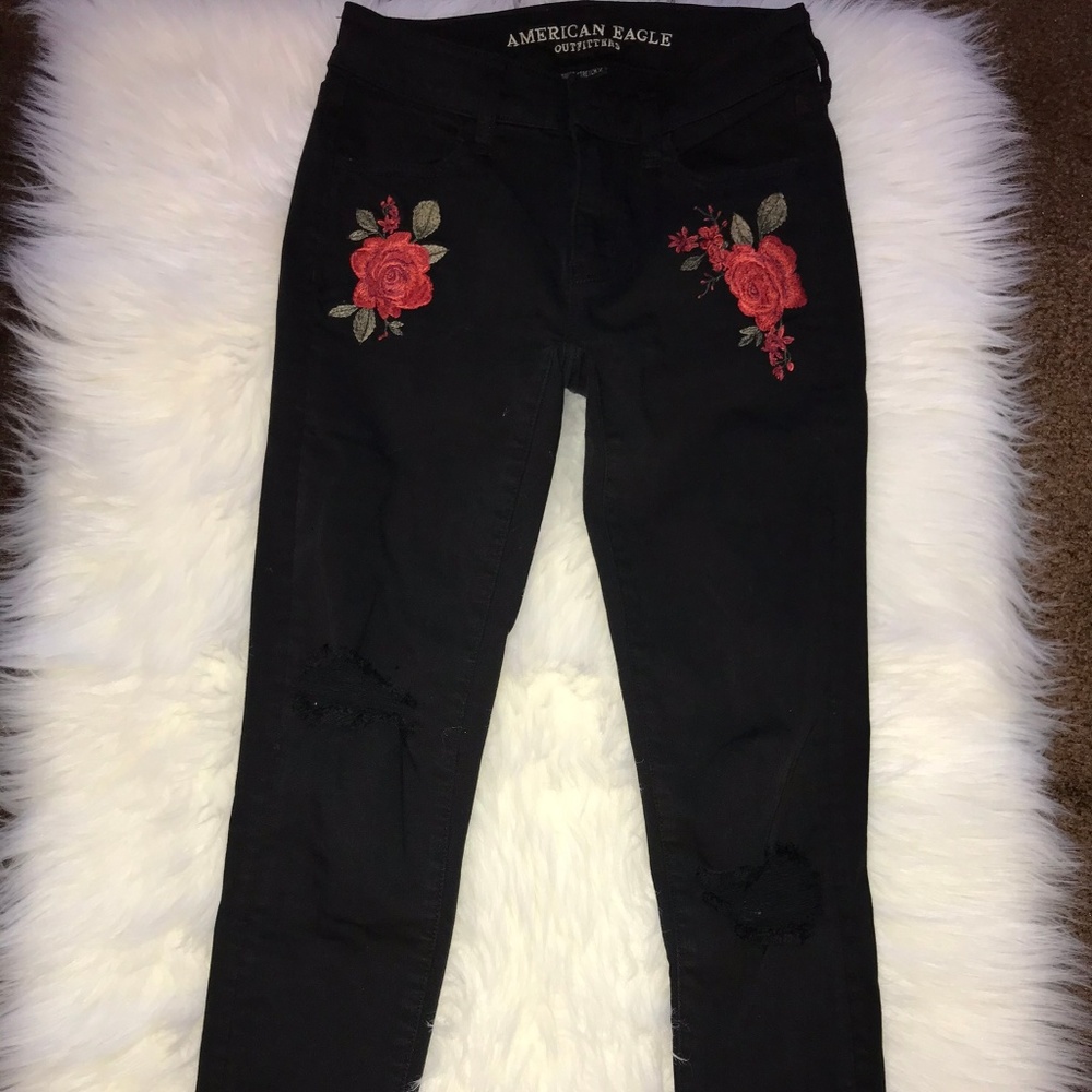 American Eagle Ripped Black Embroidered Jeans